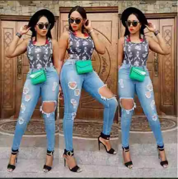 Actress Rukky Sanda Steps Out In Ripped Jeans (Photos)